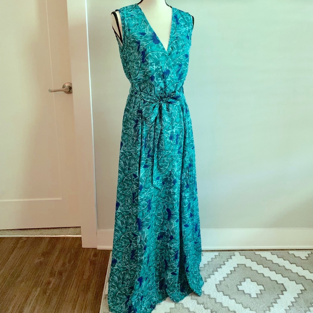 LAST ONE! NWT Tropical Leaf Print Maxi Dress - Picture 4 of 8